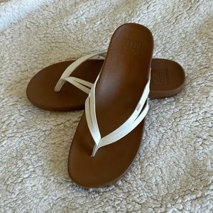 Women’s Size 9, Reef Cushion Spring Joy Sandals, White